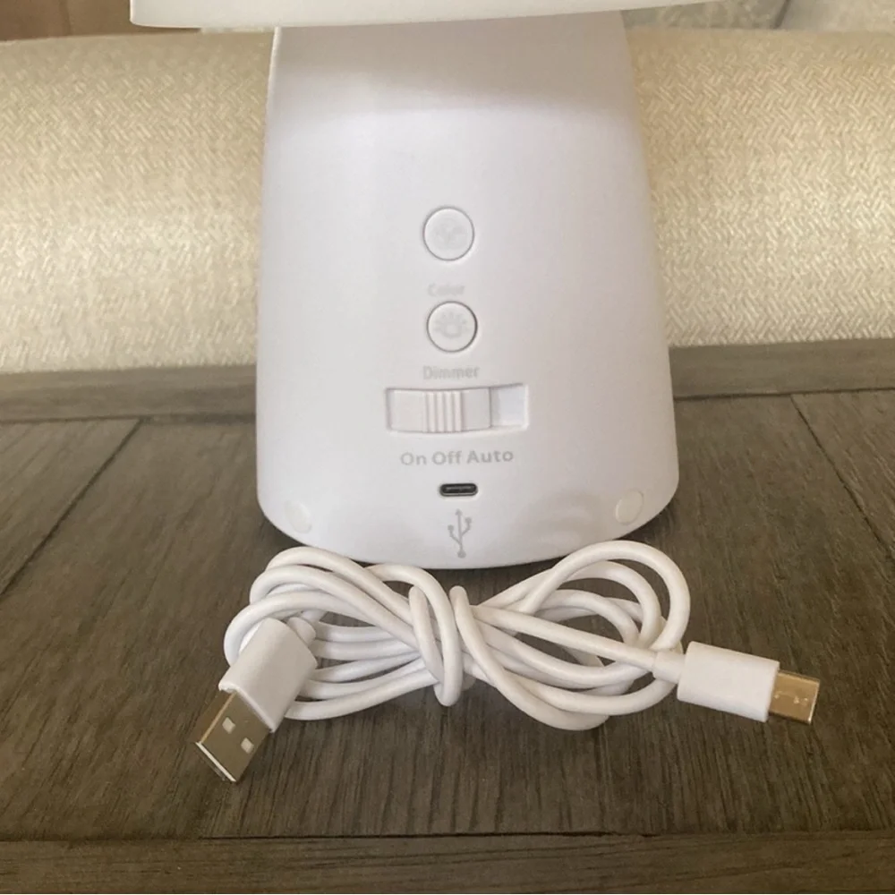 🆕 Color Changing LED Table Lamp ~ Night Lamp ~ Lantern ~ Unisex ~ All ages
